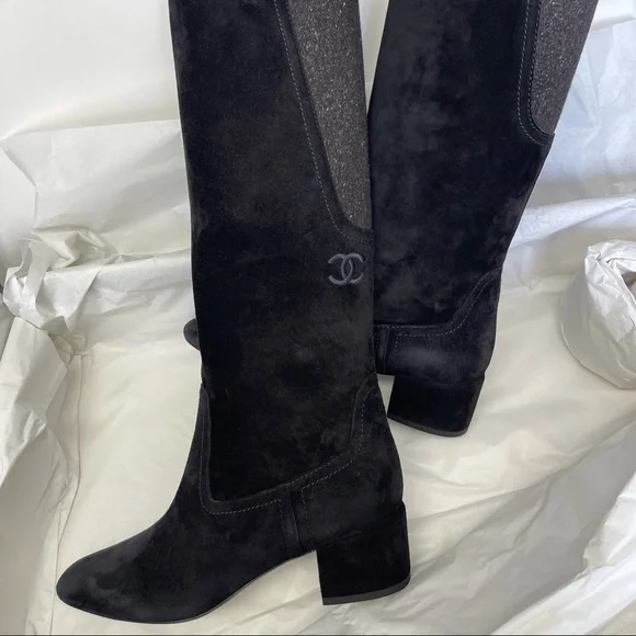 CHANEL Suede Boots NIB - Picture 1 of 9